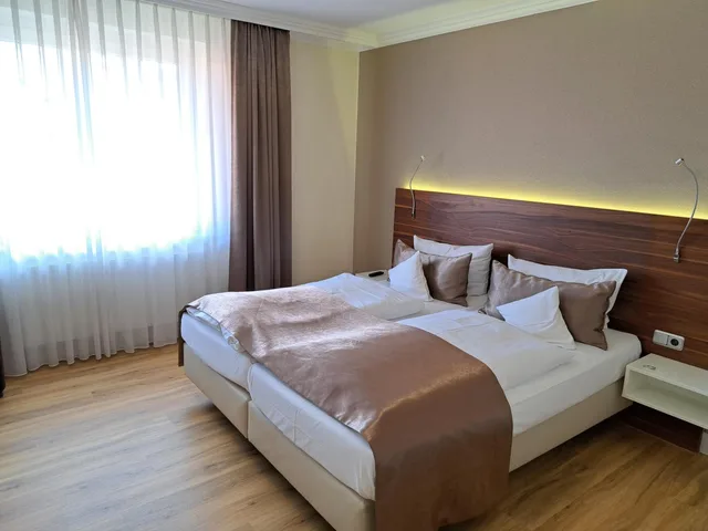جناح جونيور بسرير كينج بشرفة، Hotel Heide-Kröpke 3/7