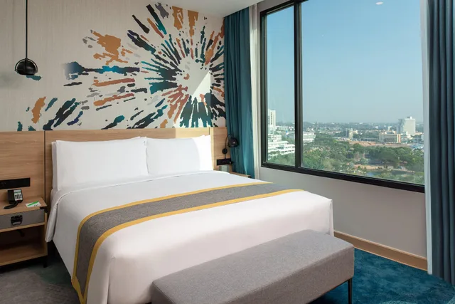 جناح بسريرين منفصلين وسريرين كينج بغرفتي نوم، Holiday Inn Suites Siracha Laemchabang 1/2