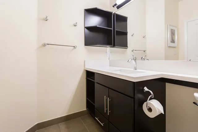 غرفة قياسية بسرير كينج، CANDLEWOOD SUITES BUDA - AUSTIN SW 3/3