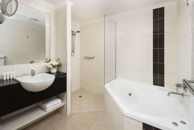 Deluxe Spa Suite، Rydges Mackay Suites 2/2