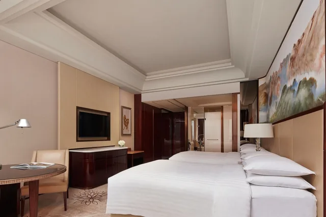 غرفة بسريرين مزدوجين بإطلالة للمدخنين، Marriott Yiwu Hotel 1/4