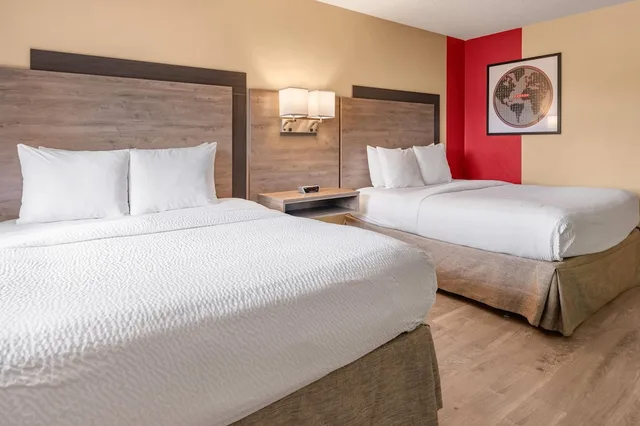 Classic, Single, 2 Queen Beds, Accessible, Ramada By Wyndham Minneapolis Golden Valley 3/4