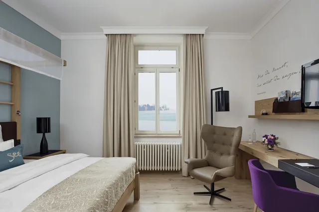 غرفة ديلوكس بسرير مزدوج بإطلالة على البحيرة، Steigenberger Inselhotel Konstanz 3/7