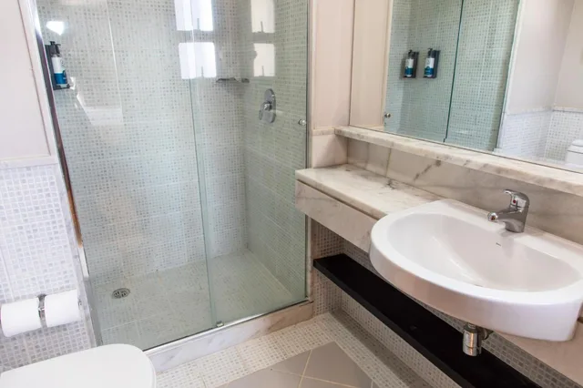 غرفة فاخرة عائلية بسرير مزدوج وسرير فردي، Slaviero Hotel Curitiba Batel 4/5