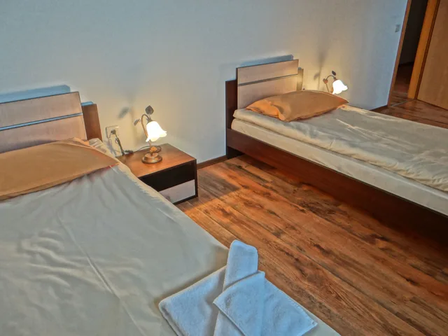 شقة بسرير فردي بغرفتي نوم مع أريكة، Grand Royale Apart Hotel & Spa 5/8