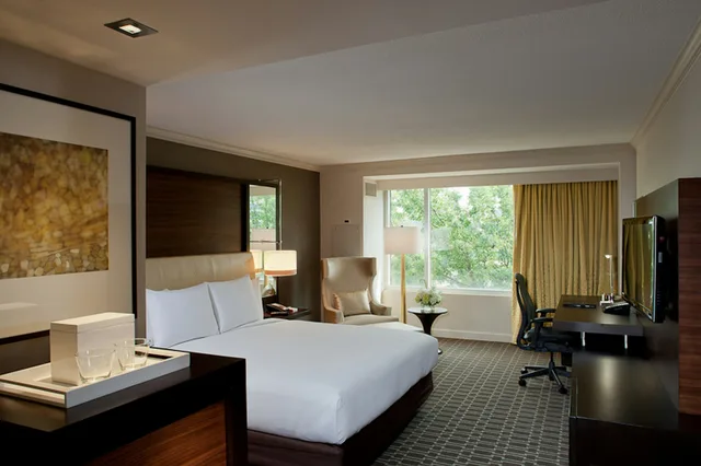 غرفة بسرير كينج، Hilton McLean Tysons Corner 2/5