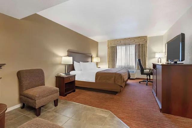 غرفة قياسية بسرير كوين، Best Western Plus Concord Inn 3/8