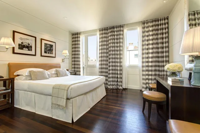 جناح بسريرين، Gallery Art Hotel 1/2