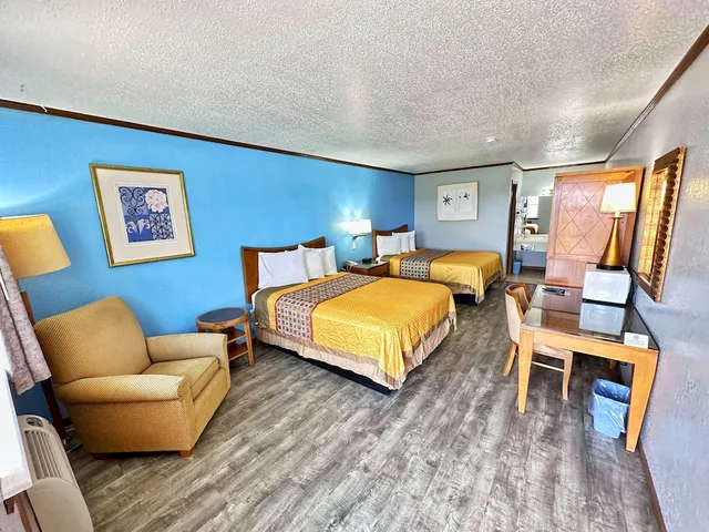 غرفة بسريرين مزدوجين، Night Inn 2/3