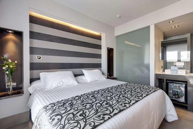 غرفة سوبيريور مفردة، Barcelo Hamilton Menorca - Adults Only 1/3