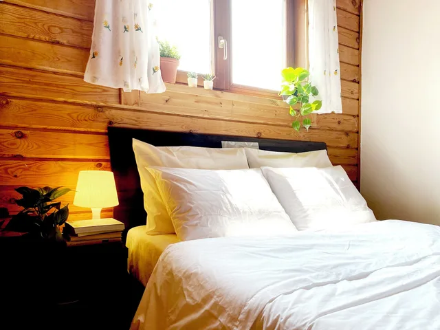 2 Bedrooms, Family, Chalet, 2 Queen Beds, Garden Area، Breakfast at Tiffany's Pension 6/10