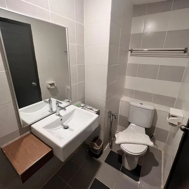 غرفة بسرير كينج بشرفة، Langkapuri Resort Langkawi 4/5