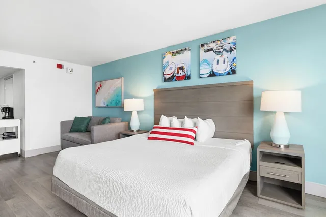 Efficiency, Pinnacle, Deluxe, King Bed, Ocean View, Accessible، Compass Cove Resort 2/5