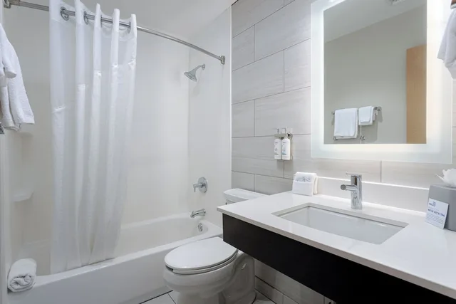 جناح بسرير كينج بشرفة، Holiday Inn Express Pensacola Beach 5/10