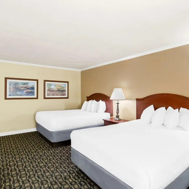 جناح بسريرين كوين مع أريكة، Best Western Miner's Inn 1/3
