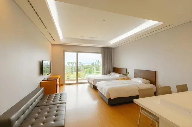 Garden, Superior, Family, Twin Beds, Ocean View, Kitchen، Sono Calm Jeju 1/1