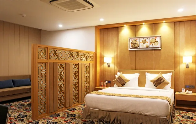 Luxury, Suite, King Bed, Blu Feather Hotel & Spa 5/9