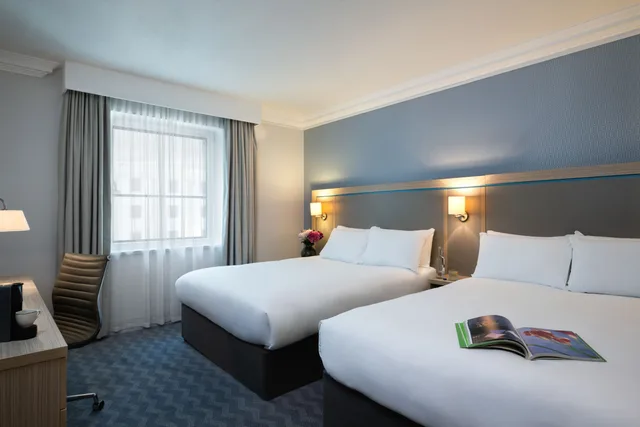 غرفة سوبيريور بسريرين كينج، Leonardo Royal Hotel Brighton Waterfront 2/4