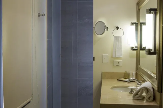 غرفة قياسية بسرير كوين، El Casco Art Hotel 6/6