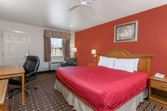 Room, King Bed, Accessible, Ramada Limited San Angelo 1/2
