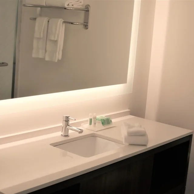 جناح عائلي بسريرين كوين، Holiday Inn Hotel And Suites St Cloud 1/5