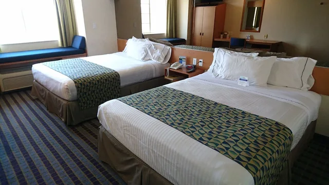 غرفة قياسية بسريرين كوين، Microtel Inn and Suites by Wyndham Chihuahua 6/10
