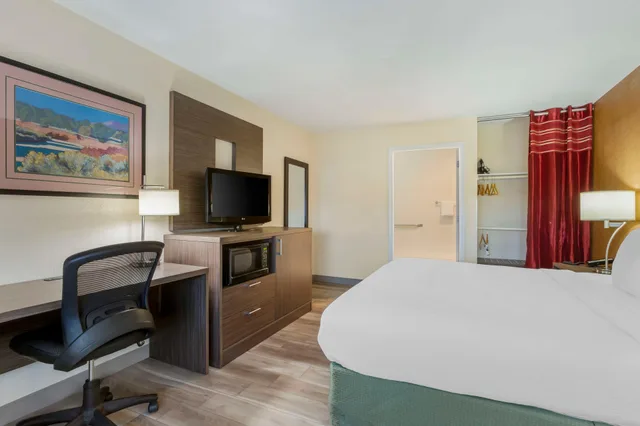 غرفة بسرير كينج، Best Western Superstition Springs Inn 6/10
