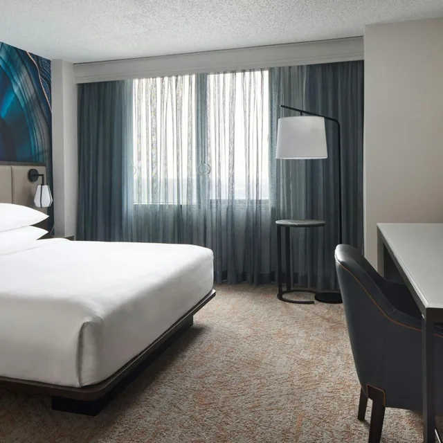 Room, King Bed, Allergy Friendly، Falls Church Marriott Fairview Park 2/6