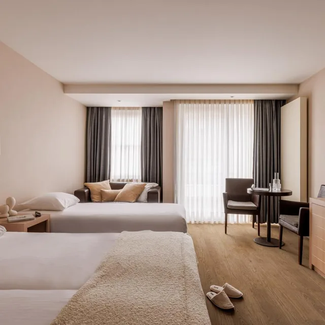 غرفة ثلاثية بسرير فردي، Hotel Aazaert 6/8