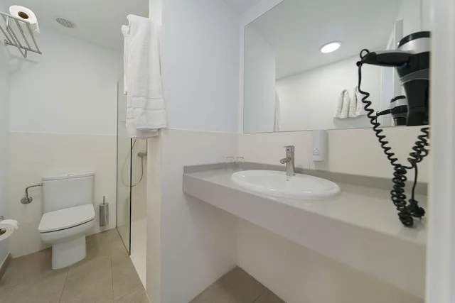 بنغل صغير بشرفة بغرفة نوم واحدة مفردة بسريرين منفصلين، Servatur Eden and Buganvillas 2/2