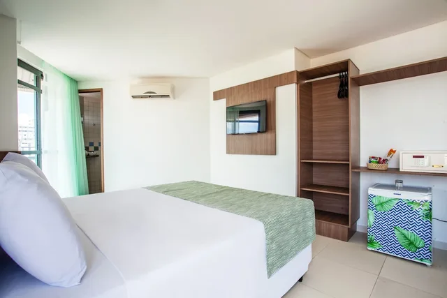غرفة عائلية بسرير مزدوج وسرير فردي مع أريكة، Joao Pessoa Hplus Beach 2/6