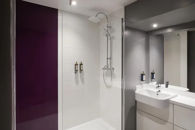 غرفة سوبيريور بسرير كينج، Premier Inn Edinburgh Park (The Gyle) 2/2