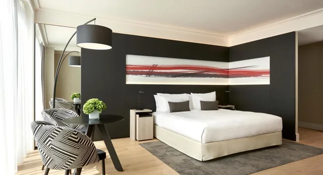 جناح ملكي بسرير كينج بشرفة بغرفة نوم واحدة، Lyon Marriott Hotel Cite Internationale 5/7