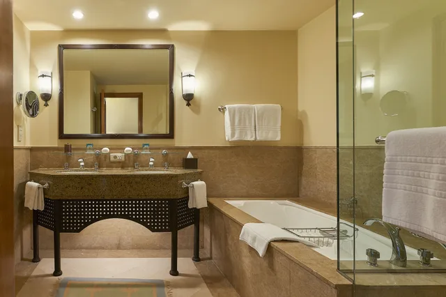 2 Bedrooms, Residential, Suite, King and Twin Beds, Palm View، Four Seasons Resort Sharm El Sheikh 2/2
