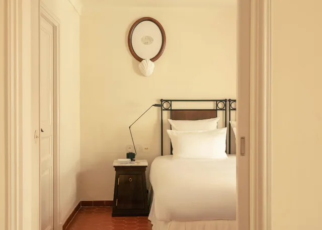 جناح بريستيج بشرفة، Hotel La Ponche 1/1