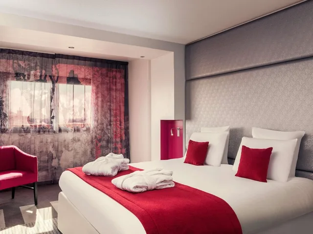 غرفة سوبيريور بسرير مزدوج مع أريكة، Hotel Mercure Paris Montmartre Sacre-Coeur 2/9