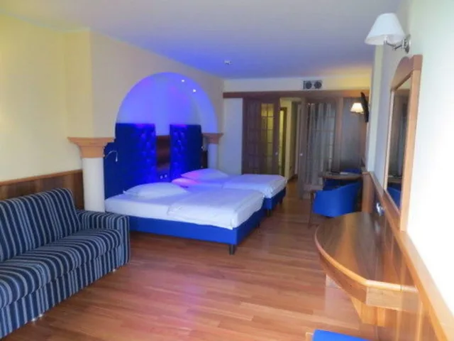 جناح جونيور بسريرين منفصلين بإطلالة على البحيرة بشرفة، Hotel Alexander 2/4