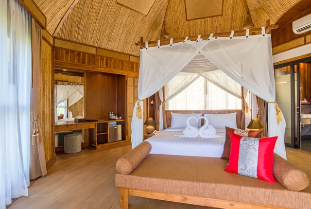 فيلا بسرير كينج بجاكوزي، Aonang Fiore Resort 2/10