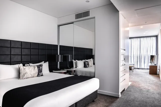 استوديو بشرفة، Silkari Suites Chatswood 1/2