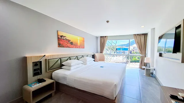 غرفة بريميوم سوبيريور بسرير كينج بإطلالة على الجبل، Clarian Hotel Beach Patong 2/10