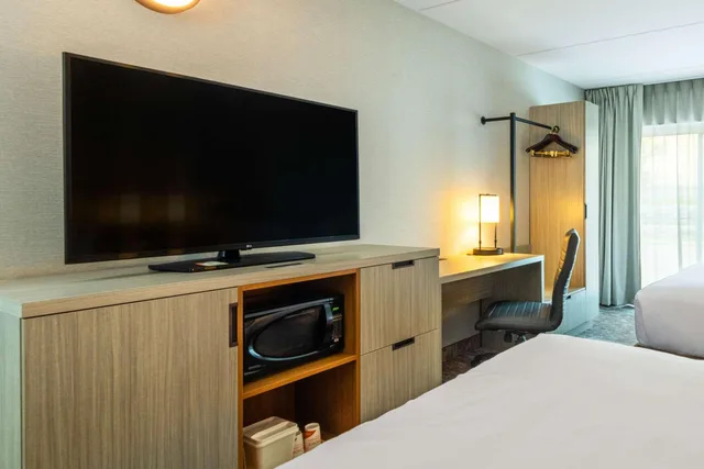 غرفة بسريرين مزدوجين في الطابق الأرضي، Comfort Inn Kingston - Highway 401 9/10