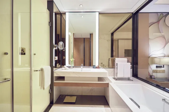 غرفة قياسية بسرير كينج مع دخول الصالة، Crowne Plaza Hangzhou Qiantang 7/9
