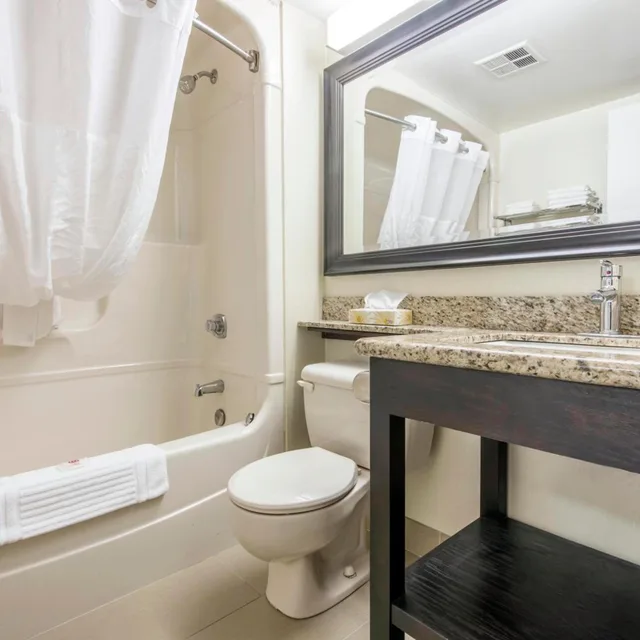 Room, 2 Double Beds, High Floor, Comfort Inn North Bay 7/7