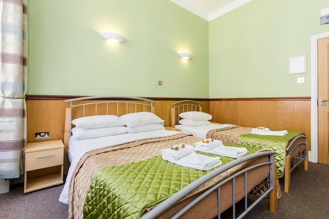 غرفة ثلاثية بسرير مزدوج وسرير فردي، The Marker Hotel 4/10