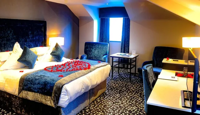 غرفة كلاسيكية بسرير كينج، DoubleTree by Hilton Belfast City Ten Square 3/7