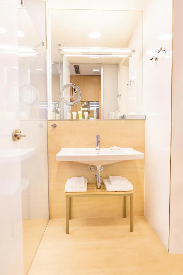 Deluxe, King Bed, Private Garden، Hotel Golf Prague 5/6