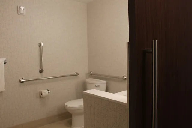 غرفة قياسية بسريرين كوين لذوي الإعاقة، Holiday Inn Express & Suites Phoenix - Airport North 6/10