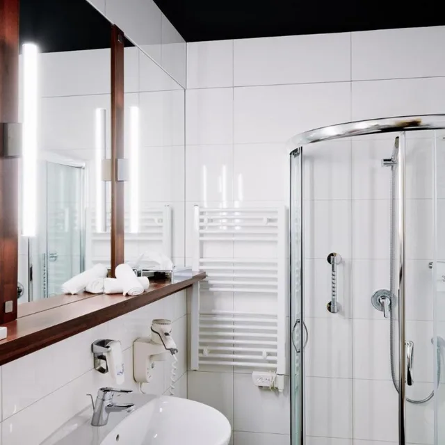 غرفة قياسية بسرير كينج، B&B Hotel Rzeszow Centrum 3/7