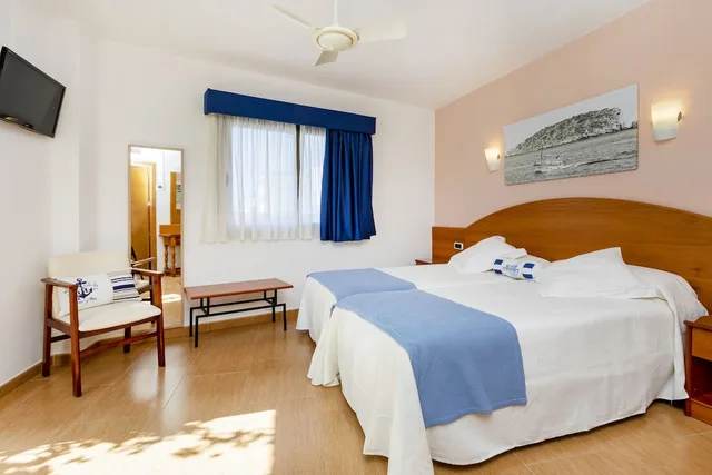Standard, Manolita Hostal 2/3