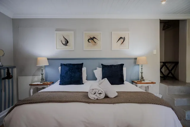 غرفة قياسية بسرير مزدوج، A Hilltop Country Retreat 1/6